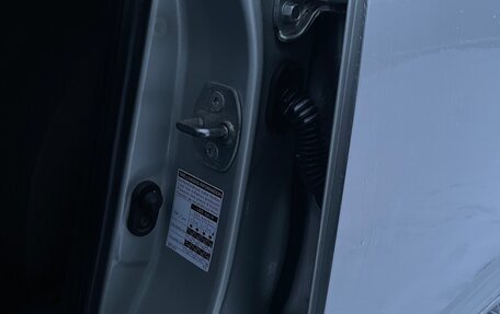 Toyota Avensis III рестайлинг, 2003 год, 720 000 рублей, 14 фотография