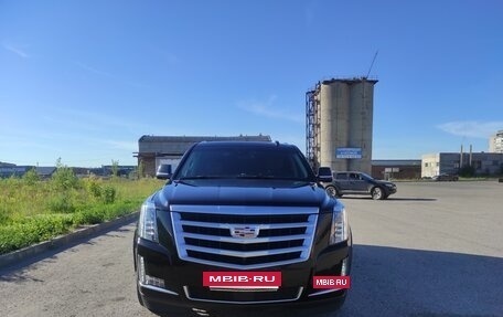 Cadillac Escalade IV, 2018 год, 4 000 000 рублей, 2 фотография