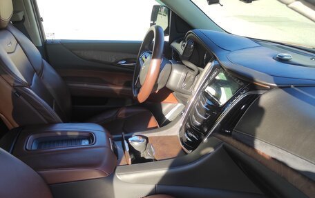 Cadillac Escalade IV, 2018 год, 4 000 000 рублей, 14 фотография