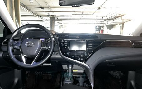 Toyota Camry, 2021 год, 3 230 000 рублей, 4 фотография