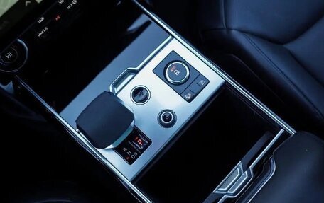 Land Rover Range Rover IV рестайлинг, 2022 год, 9 700 000 рублей, 13 фотография