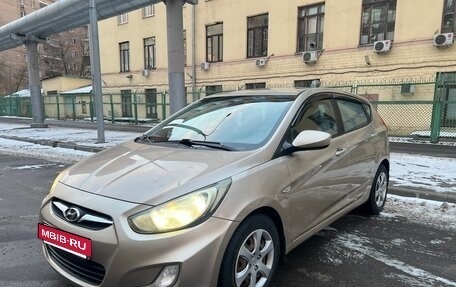 Hyundai Solaris II рестайлинг, 2013 год, 780 000 рублей, 2 фотография
