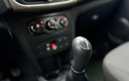 Renault Sandero II рестайлинг, 2018 год, 889 000 рублей, 31 фотография