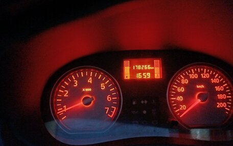 Renault Logan I, 2013 год, 550 000 рублей, 7 фотография