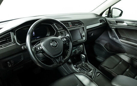 Volkswagen Tiguan II, 2017 год, 2 990 000 рублей, 11 фотография