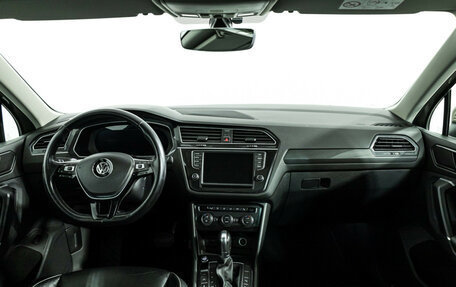 Volkswagen Tiguan II, 2017 год, 2 990 000 рублей, 13 фотография