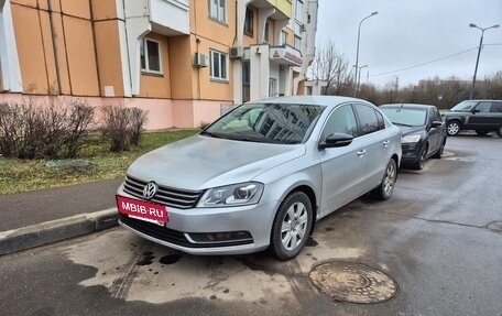 Volkswagen Passat B7, 2011 год, 749 999 рублей, 2 фотография