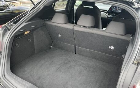 Toyota C-HR I рестайлинг, 2022 год, 1 950 222 рублей, 24 фотография