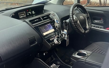 Toyota Prius Alpha I (ZVW40/41), 2017 год, 1 600 000 рублей, 3 фотография