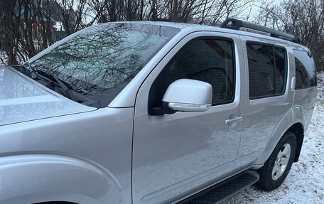 Nissan Pathfinder, 2012 год, 1 750 000 рублей, 2 фотография