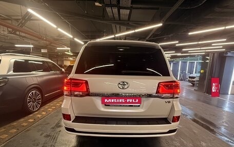 Toyota Land Cruiser 200, 2019 год, 7 000 000 рублей, 5 фотография