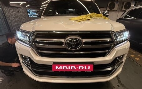 Toyota Land Cruiser 200, 2019 год, 7 000 000 рублей, 2 фотография