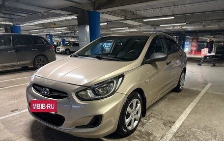 Hyundai Solaris II рестайлинг, 2013 год, 950 000 рублей, 2 фотография