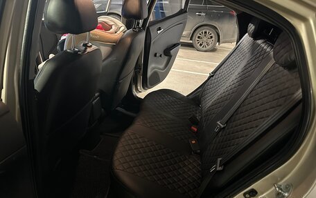 Hyundai Solaris II рестайлинг, 2013 год, 950 000 рублей, 21 фотография