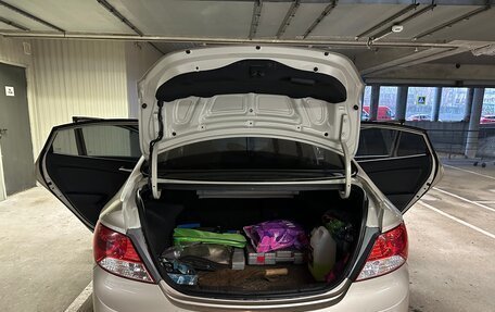 Hyundai Solaris II рестайлинг, 2013 год, 950 000 рублей, 22 фотография