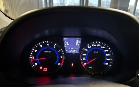 Hyundai Solaris II рестайлинг, 2013 год, 950 000 рублей, 25 фотография