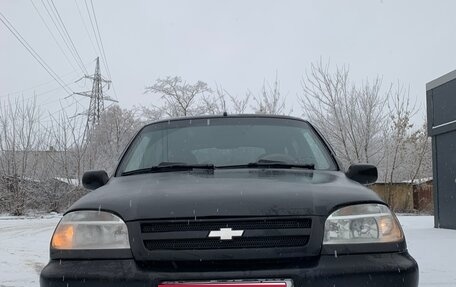 Chevrolet Niva I рестайлинг, 2005 год, 410 000 рублей, 1 фотография