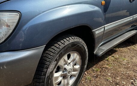 Toyota Land Cruiser 100 рестайлинг 2, 2006 год, 2 000 000 рублей, 4 фотография