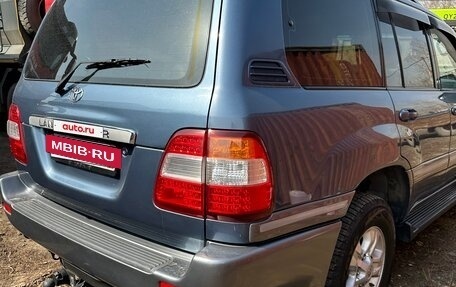 Toyota Land Cruiser 100 рестайлинг 2, 2006 год, 2 000 000 рублей, 13 фотография
