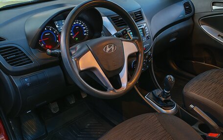 Hyundai Solaris II рестайлинг, 2014 год, 1 100 000 рублей, 4 фотография