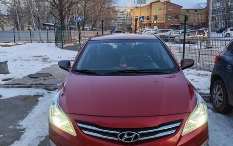 Hyundai Solaris II рестайлинг, 2014 год, 1 100 000 рублей, 3 фотография