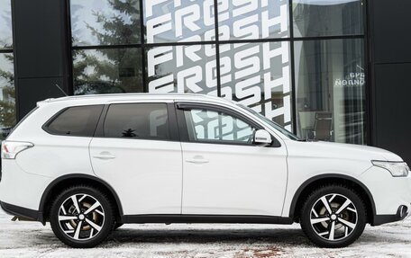 Mitsubishi Outlander III рестайлинг 3, 2014 год, 1 300 000 рублей, 5 фотография