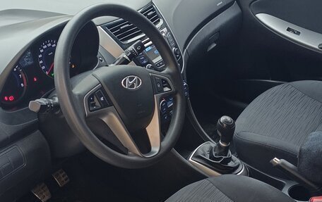 Hyundai Solaris II рестайлинг, 2016 год, 870 000 рублей, 9 фотография