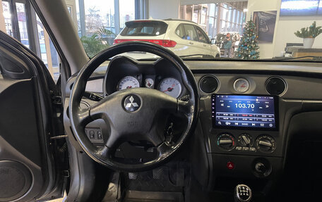 Mitsubishi Outlander III рестайлинг 3, 2006 год, 419 000 рублей, 11 фотография