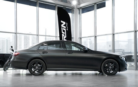 Mercedes-Benz E-Класс, 2021 год, 6 000 000 рублей, 4 фотография