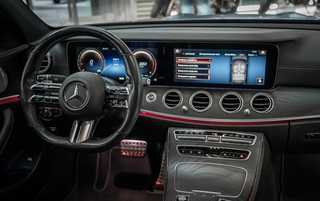 Mercedes-Benz E-Класс, 2021 год, 6 000 000 рублей, 18 фотография