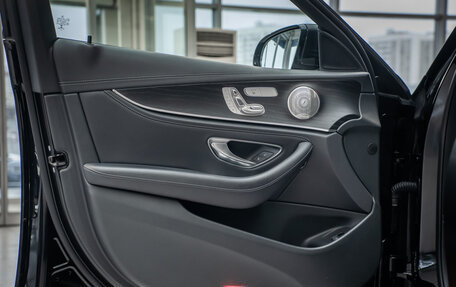 Mercedes-Benz E-Класс, 2021 год, 6 000 000 рублей, 26 фотография