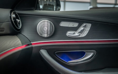 Mercedes-Benz E-Класс, 2021 год, 6 000 000 рублей, 27 фотография