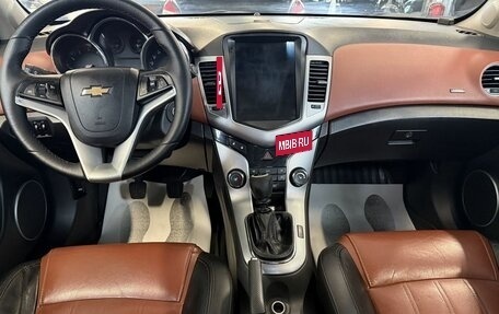 Chevrolet Cruze II, 2011 год, 690 000 рублей, 10 фотография