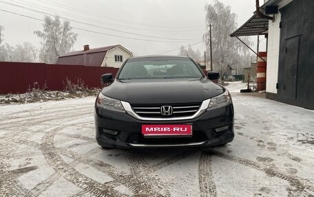 Honda Accord IX рестайлинг, 2013 год, 1 580 000 рублей, 4 фотография