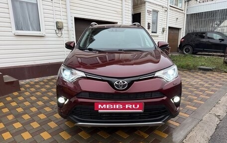 Toyota RAV4, 2018 год, 2 250 000 рублей, 2 фотография