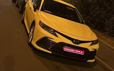 Toyota Camry, 2021 год, 3 000 000 рублей, 5 фотография