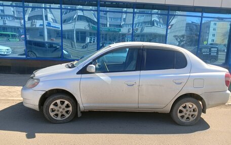 Toyota Platz, 2000 год, 550 000 рублей, 3 фотография