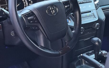 Toyota Land Cruiser 200, 2018 год, 9 000 000 рублей, 18 фотография