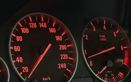 BMW 5 серия, 2003 год, 675 000 рублей, 10 фотография