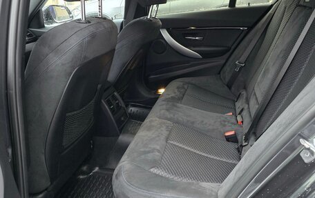 BMW 3 серия, 2017 год, 3 100 000 рублей, 16 фотография