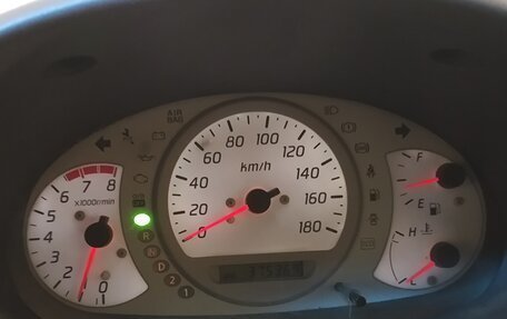 Nissan Tino, 1999 год, 260 000 рублей, 11 фотография