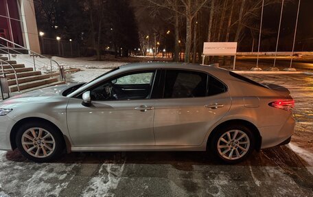 Toyota Camry, 2022 год, 3 400 000 рублей, 6 фотография