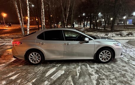 Toyota Camry, 2022 год, 3 400 000 рублей, 5 фотография