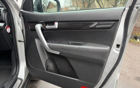 KIA Sorento II рестайлинг, 2011 год, 1 280 000 рублей, 28 фотография