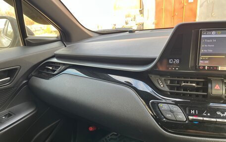 Toyota C-HR I рестайлинг, 2019 год, 1 760 000 рублей, 7 фотография