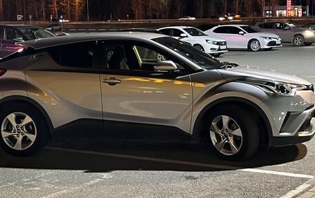 Toyota C-HR I рестайлинг, 2019 год, 1 760 000 рублей, 3 фотография