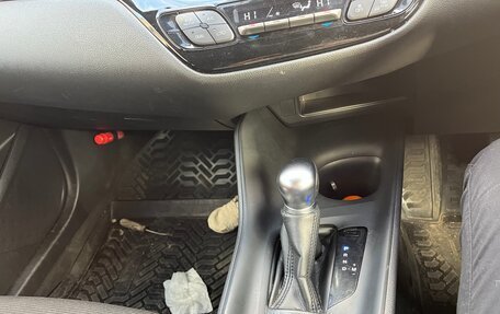 Toyota C-HR I рестайлинг, 2019 год, 1 760 000 рублей, 9 фотография