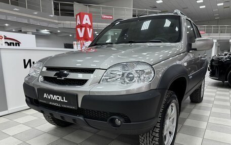 Chevrolet Niva I рестайлинг, 2011 год, 645 000 рублей, 2 фотография