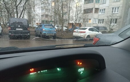 Toyota Yaris III рестайлинг, 2008 год, 480 000 рублей, 2 фотография