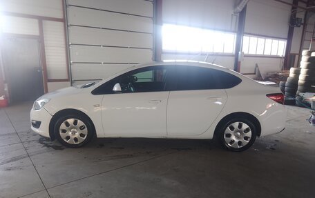 Opel Astra J, 2014 год, 660 000 рублей, 2 фотография